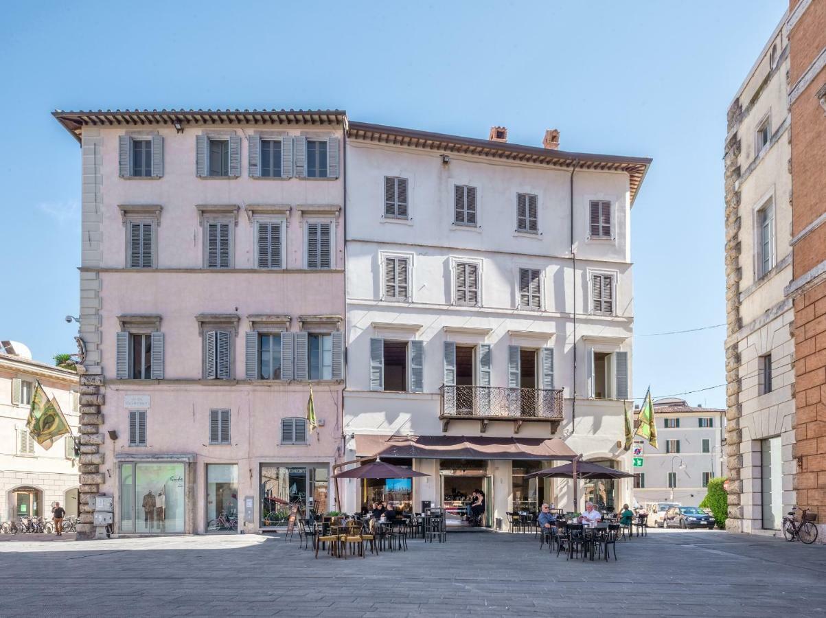 La Residenza In Piazza Grande Apartment Foligno Exterior photo